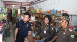 Tim gabungan dari Bea Cukai Cilacap, Satpol PP, dan Polres Kebumen gelar operasi rokok ilegal.