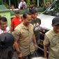 Jenderal Purn TNI Andika Perkasa saat berkunjung ke Kebumen didampingi Ketua DPC PDIP Kebumen Saiful Hadi dan Jubir Andika-Hendi Andes Wahyu Priambodo